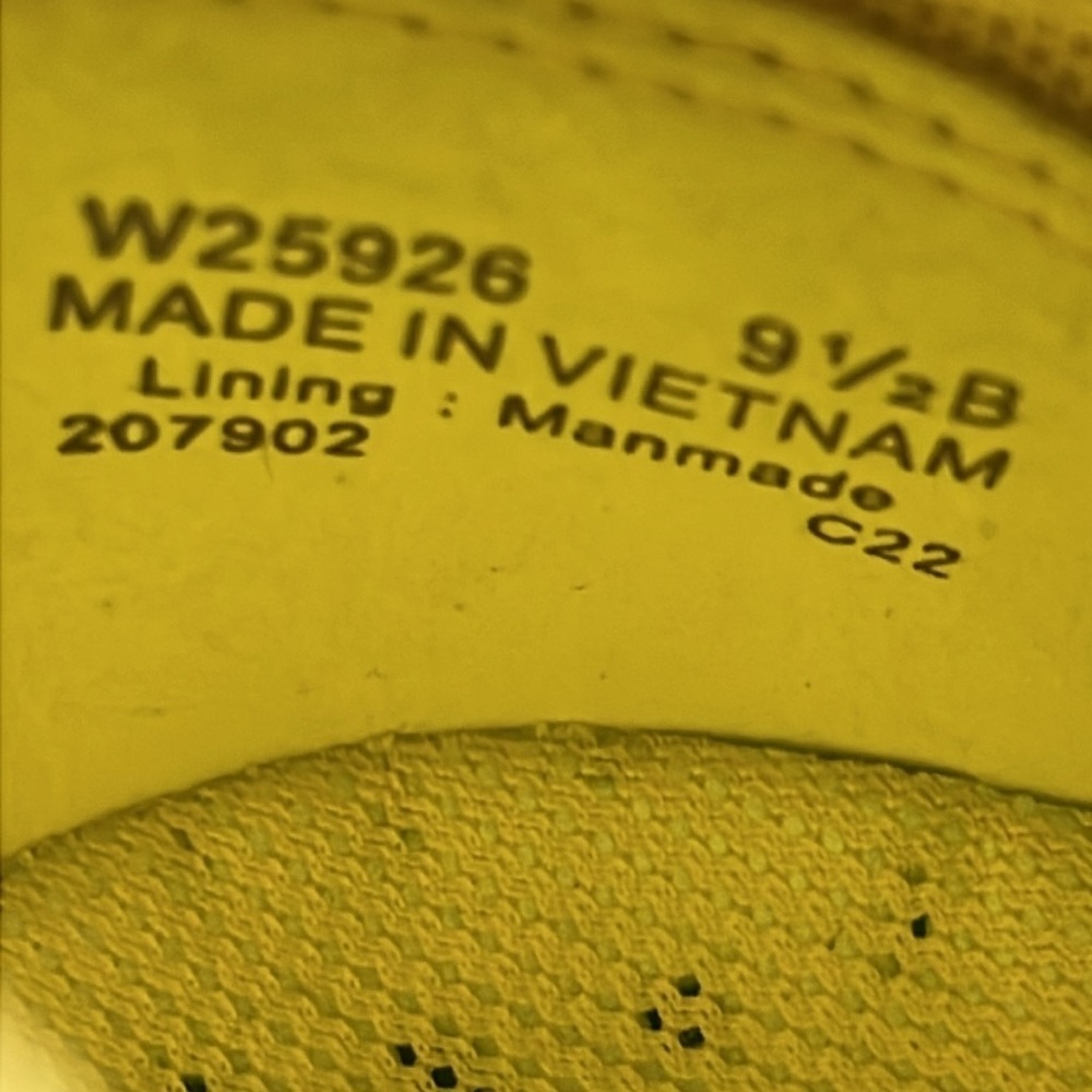 COLE HAAN ZEROGRAND yellow Regatta boat shoes. 9.5B. - Picture 9 of 9